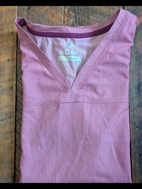 Ada V-Neck Scrub Top - Mauve Pink
